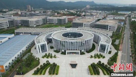 圖為中國(guó)稀金谷永磁電機(jī)產(chǎn)業(yè)園?！≮M縣區(qū)融媒體中心供圖